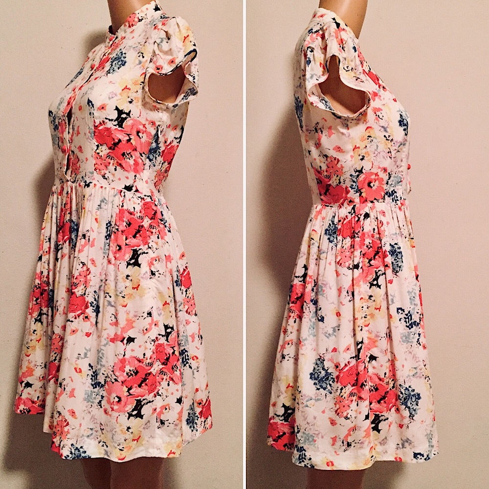 Plastic Island Daytime Floral Dress - Picture 6 of 16